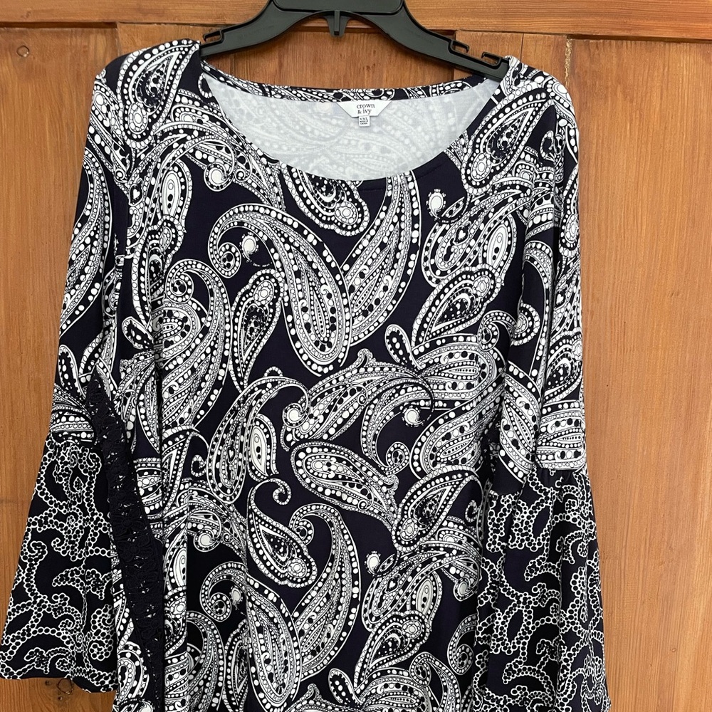 NWT Crown & Ivy Navy Blue White Paisley Knit Top XXL